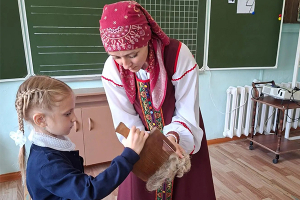 Не только буквы и цифры: первоклассники успешно сдали экзамен по старинным ремеслам